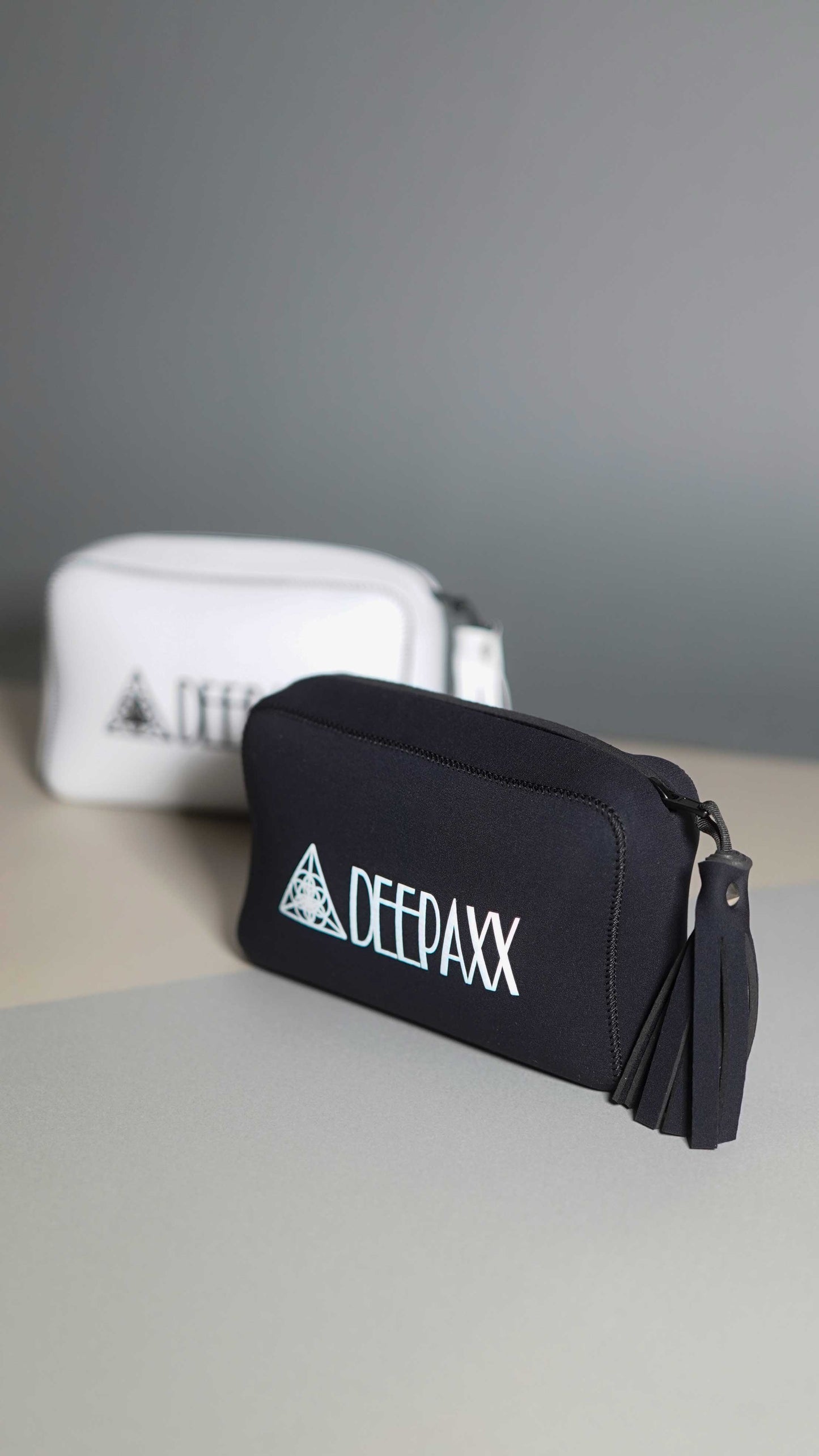 DEEPAXX Travel Set — エニタイム・エニウェアの旅するケアセット —