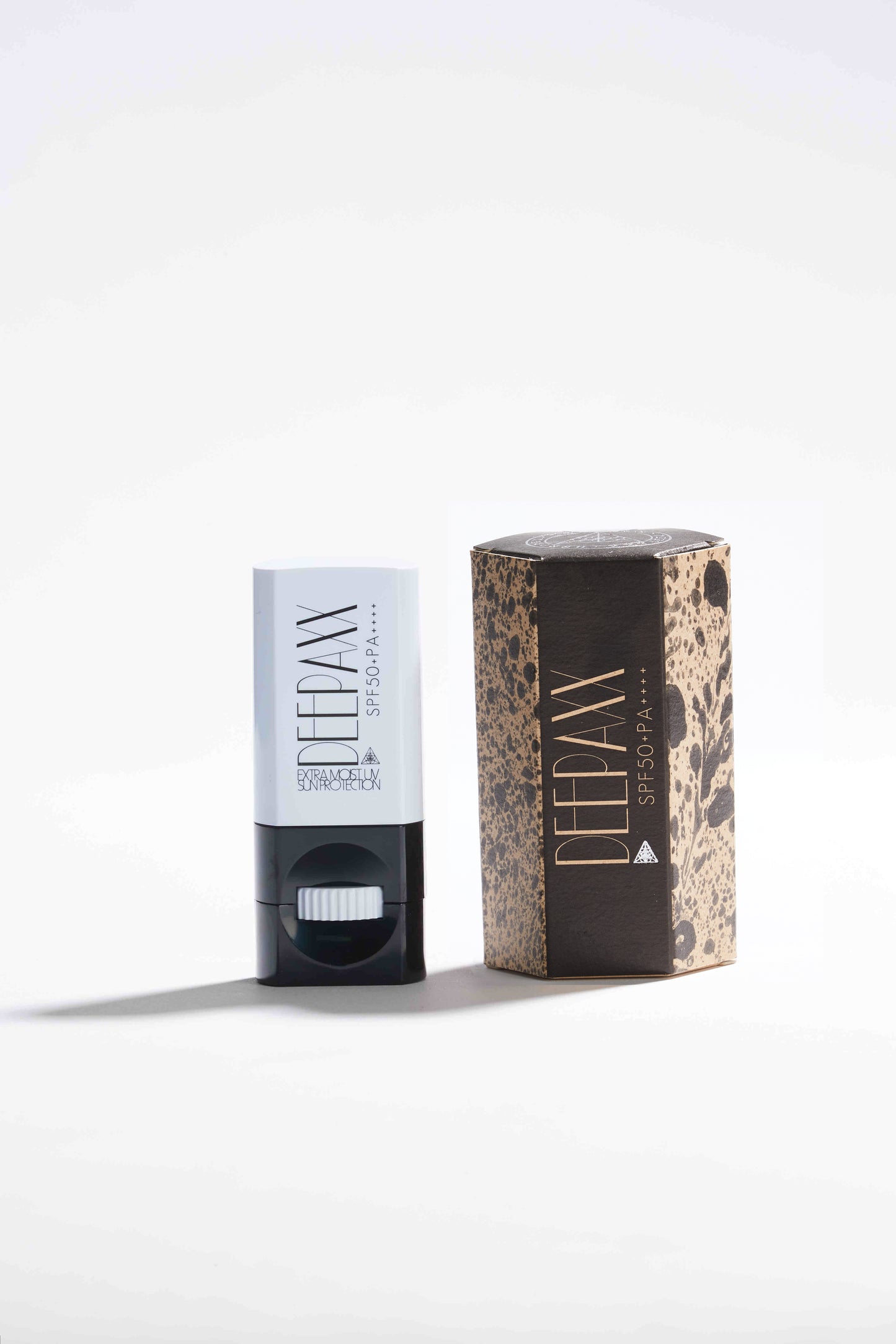 DEEPAXX Travel Set — エニタイム・エニウェアの旅するケアセット —